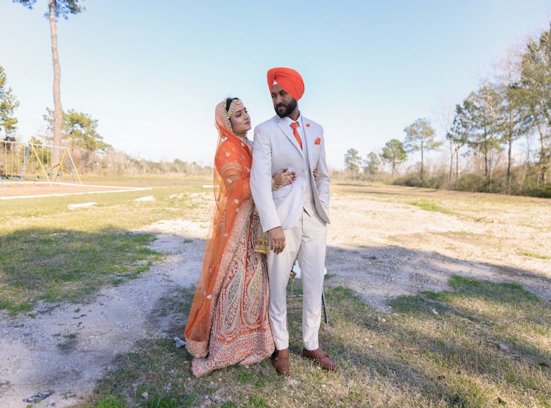 Completing the Vibe: Outfits and Backgrounds That Tell a Story